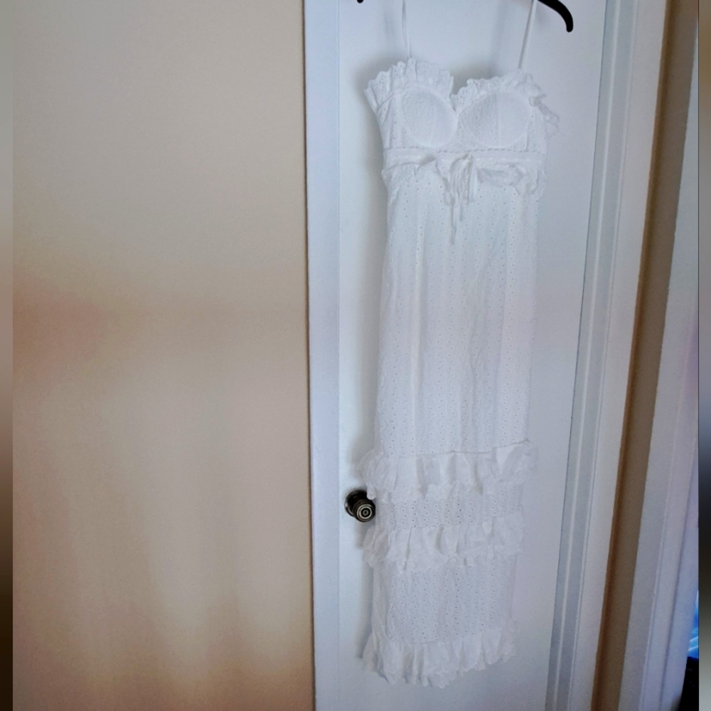 COMMENSE Elegant Whitei Eyelet Bustier Lace  Ruffled Dress NWT Sz S